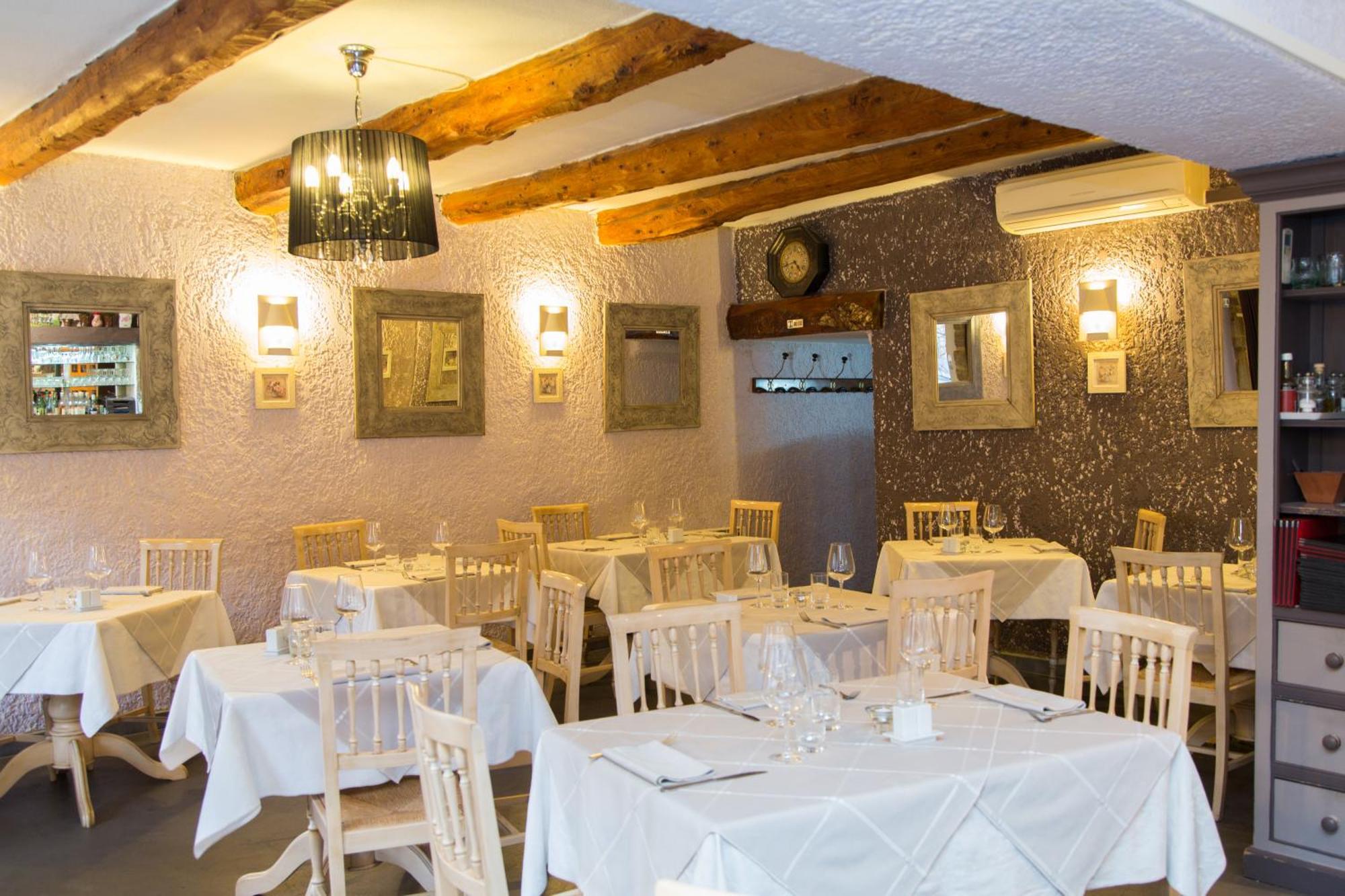 Logis Hotel Restaurant La Farigoule Sainte-Cécile-les-Vignes Εξωτερικό φωτογραφία