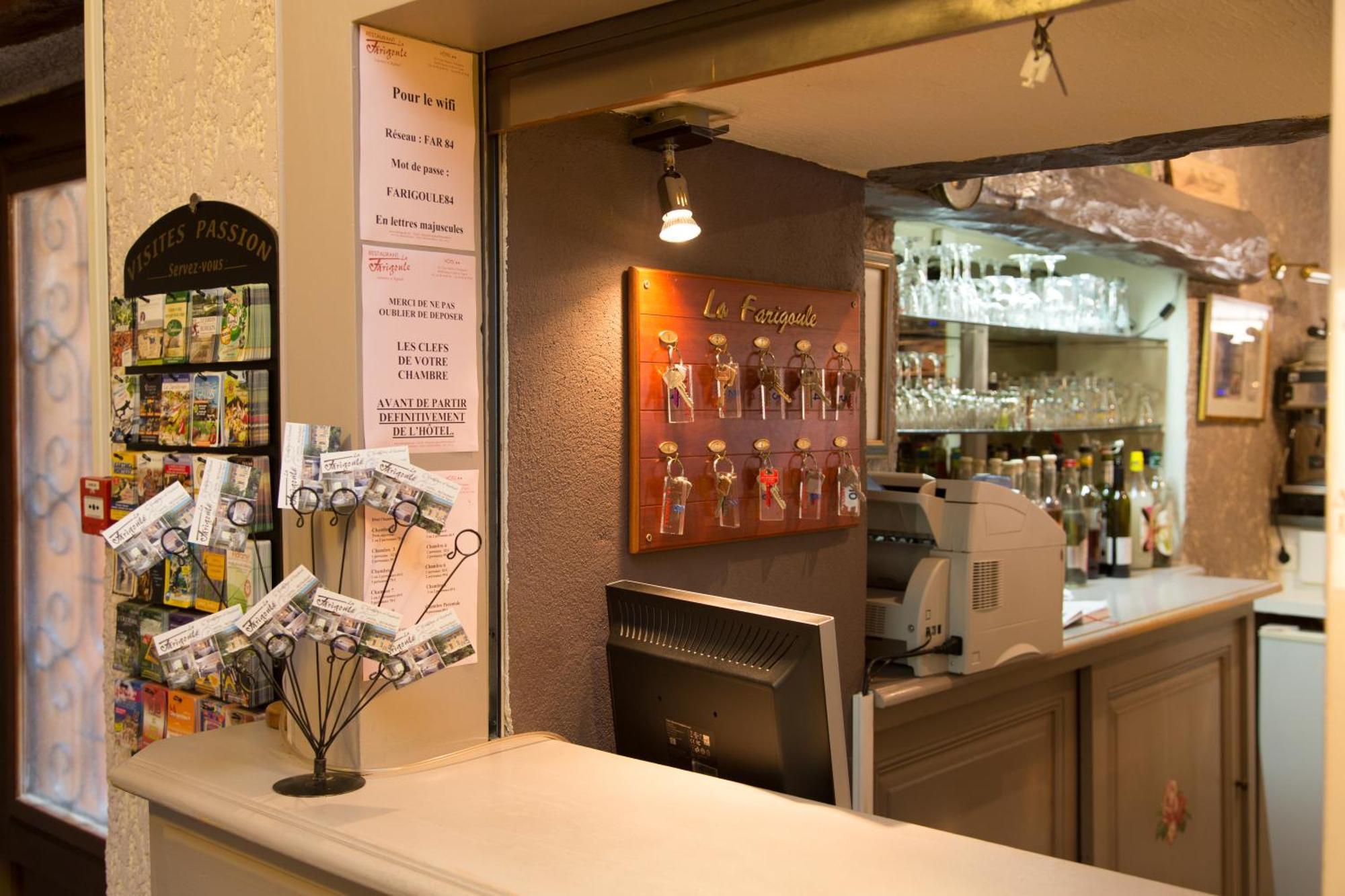 Logis Hotel Restaurant La Farigoule Sainte-Cécile-les-Vignes Εξωτερικό φωτογραφία