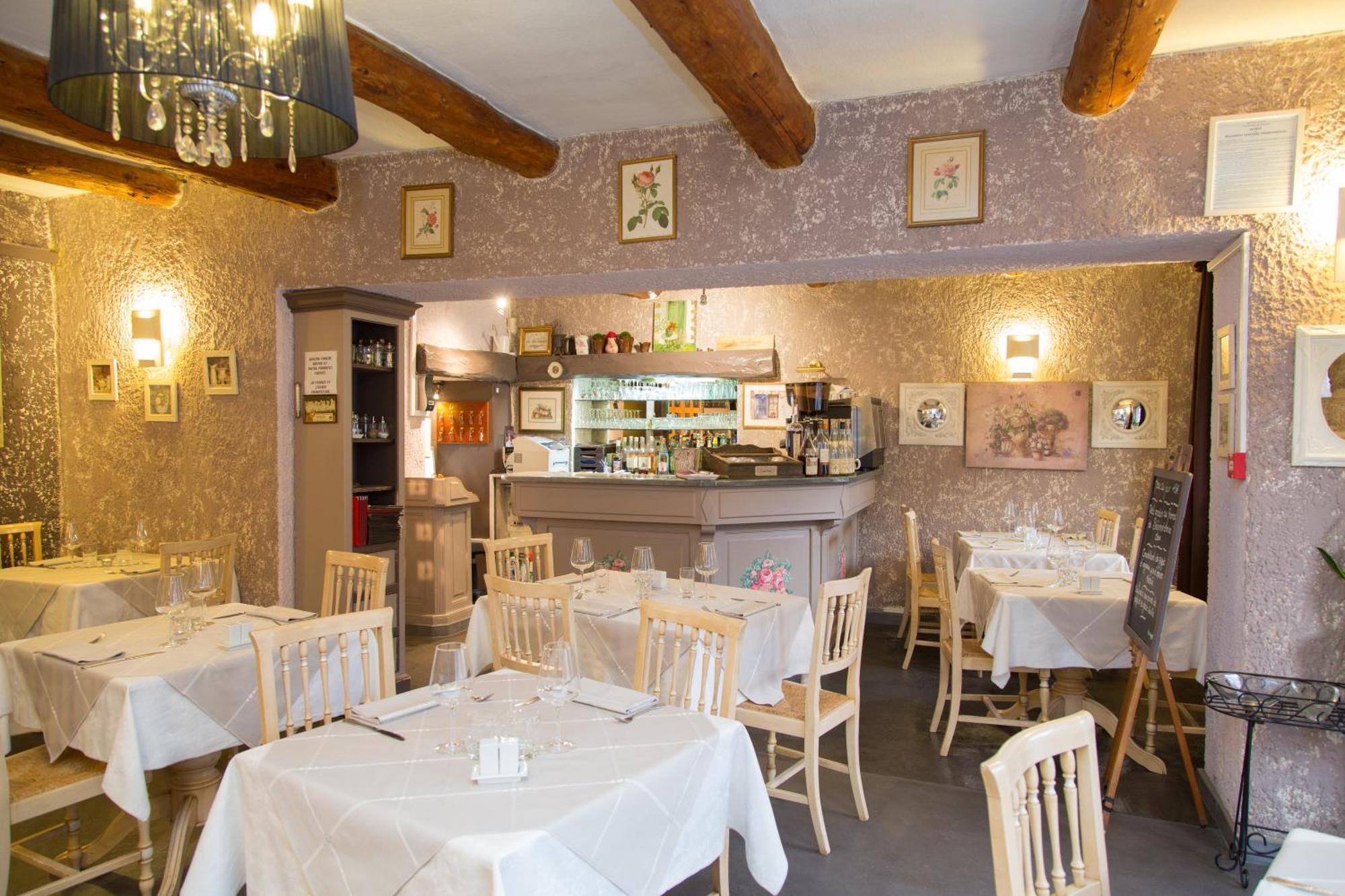 Logis Hotel Restaurant La Farigoule Sainte-Cécile-les-Vignes Εξωτερικό φωτογραφία