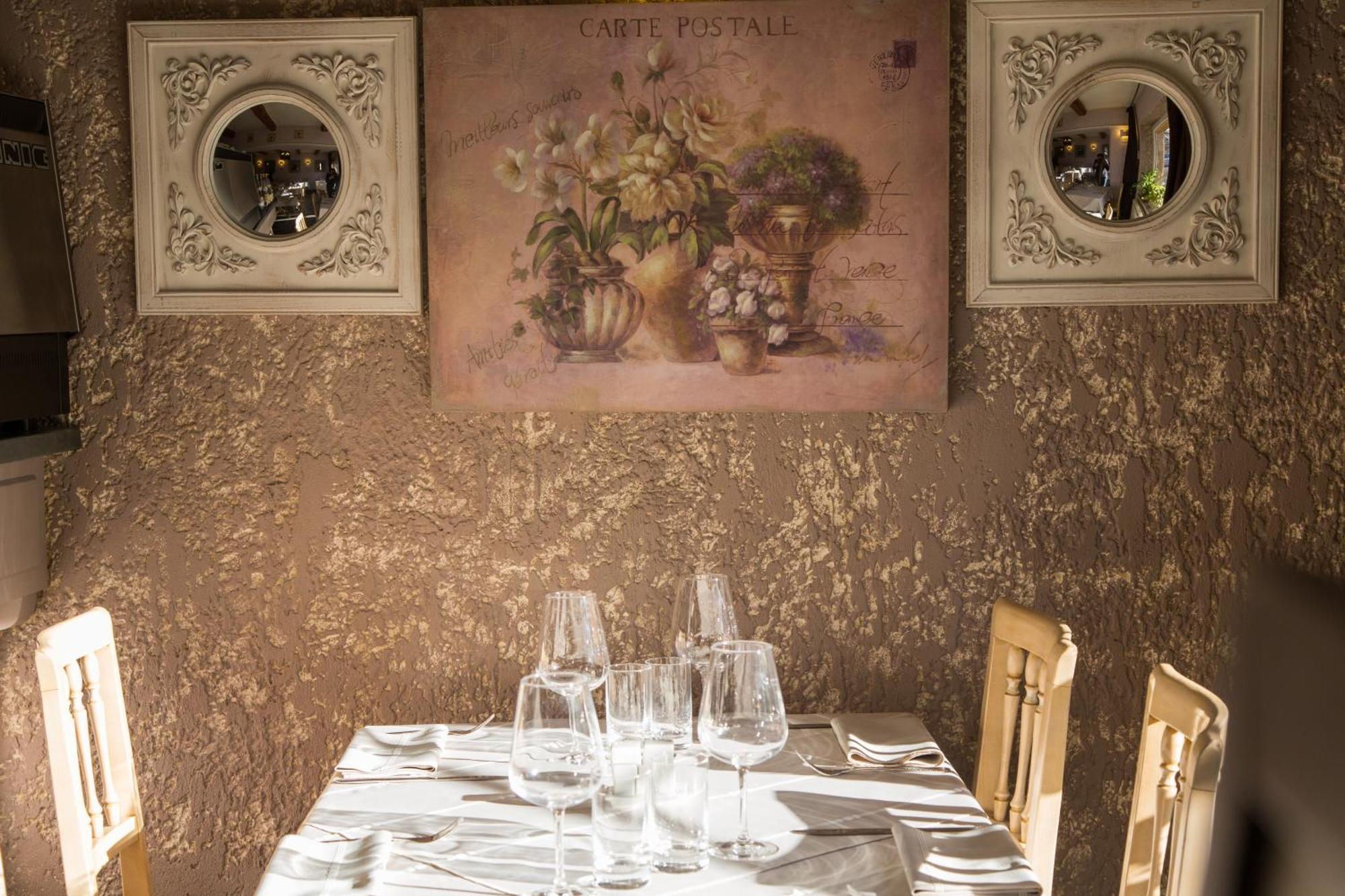 Logis Hotel Restaurant La Farigoule Sainte-Cécile-les-Vignes Εξωτερικό φωτογραφία