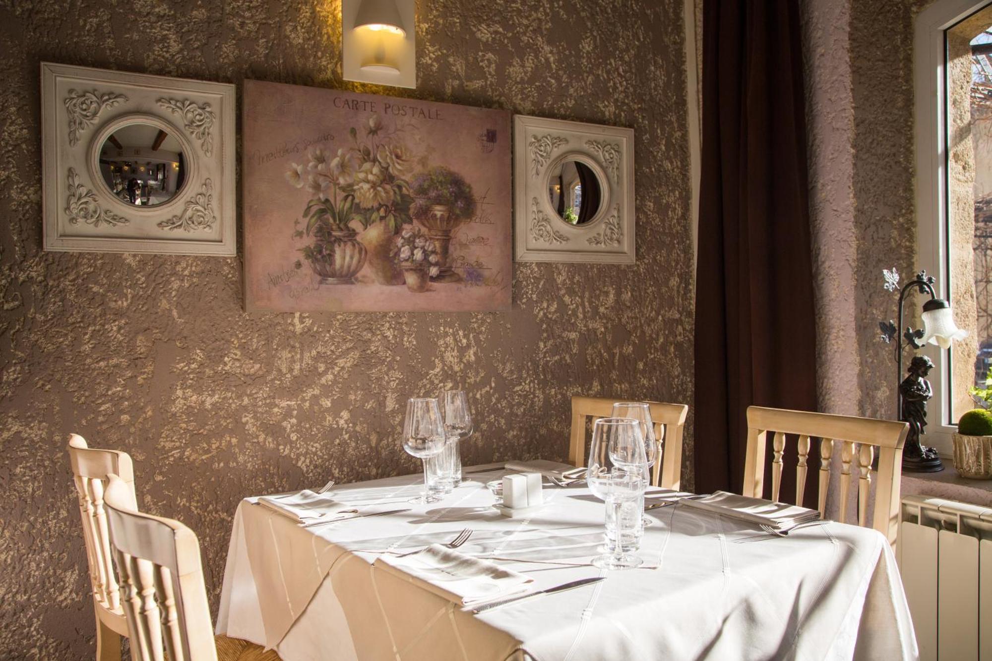 Logis Hotel Restaurant La Farigoule Sainte-Cécile-les-Vignes Εξωτερικό φωτογραφία