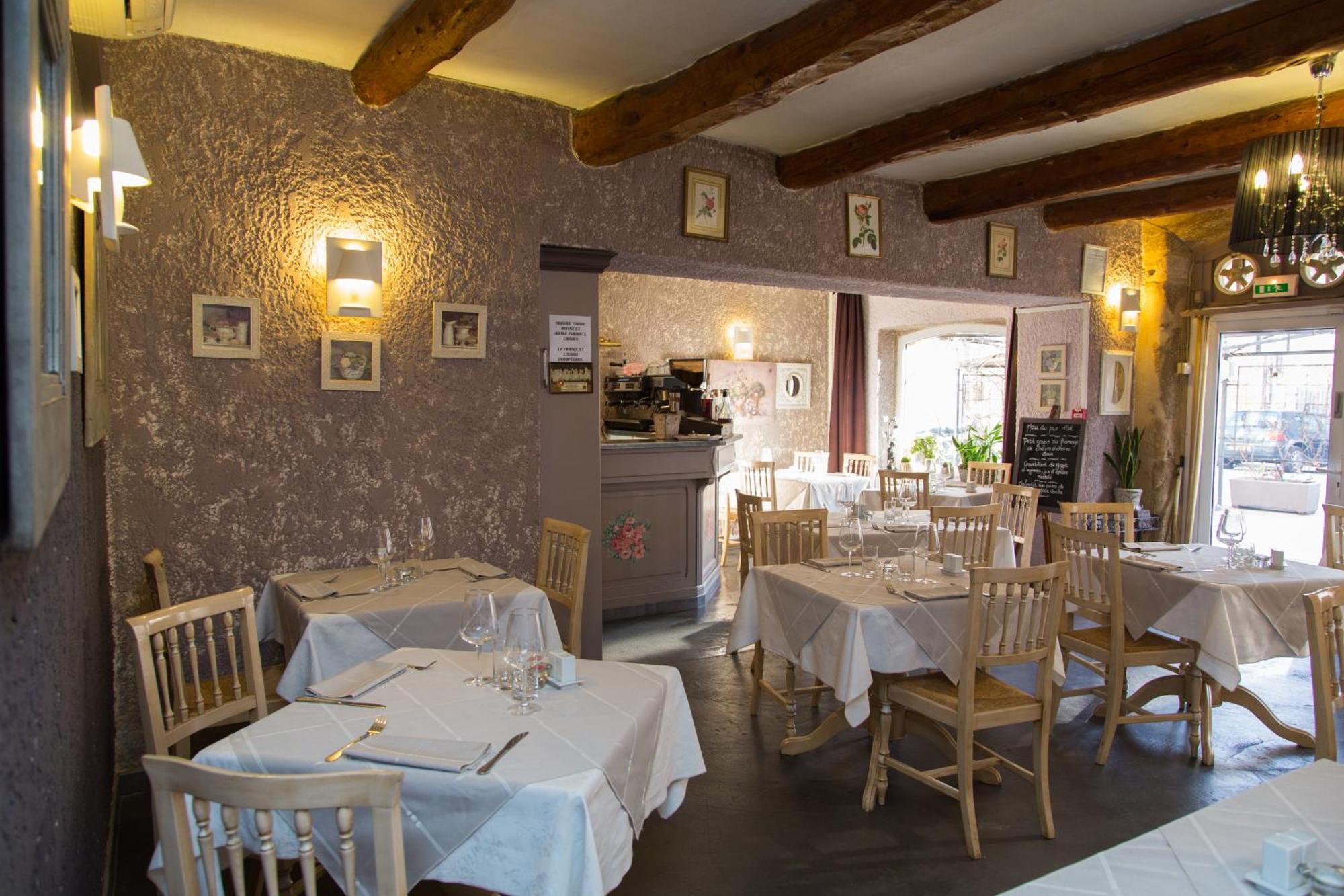 Logis Hotel Restaurant La Farigoule Sainte-Cécile-les-Vignes Εξωτερικό φωτογραφία