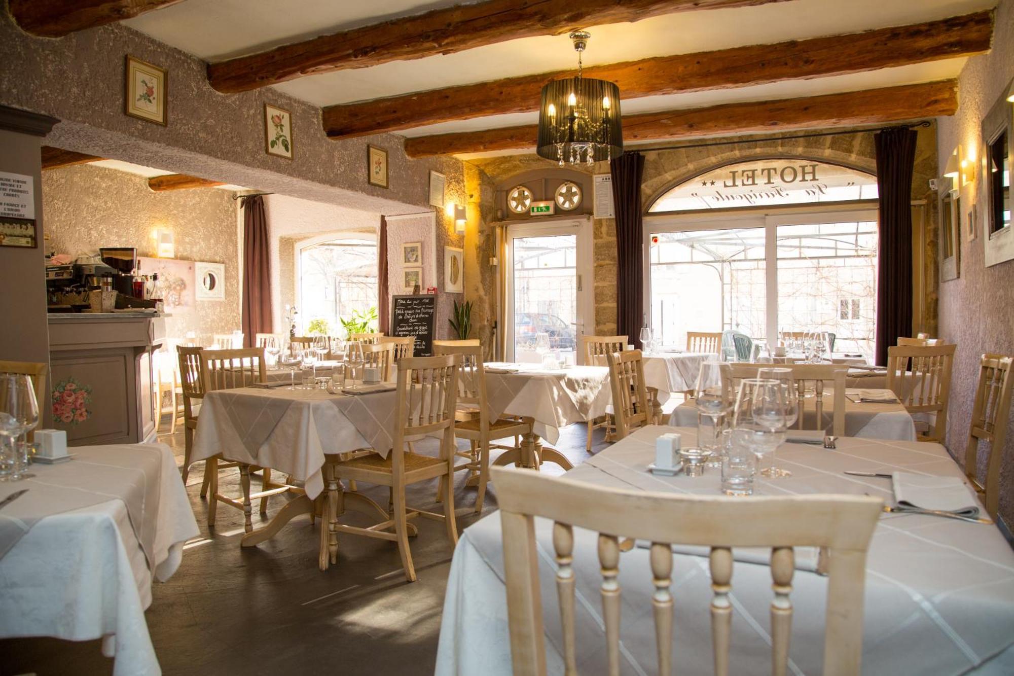 Logis Hotel Restaurant La Farigoule Sainte-Cécile-les-Vignes Εξωτερικό φωτογραφία