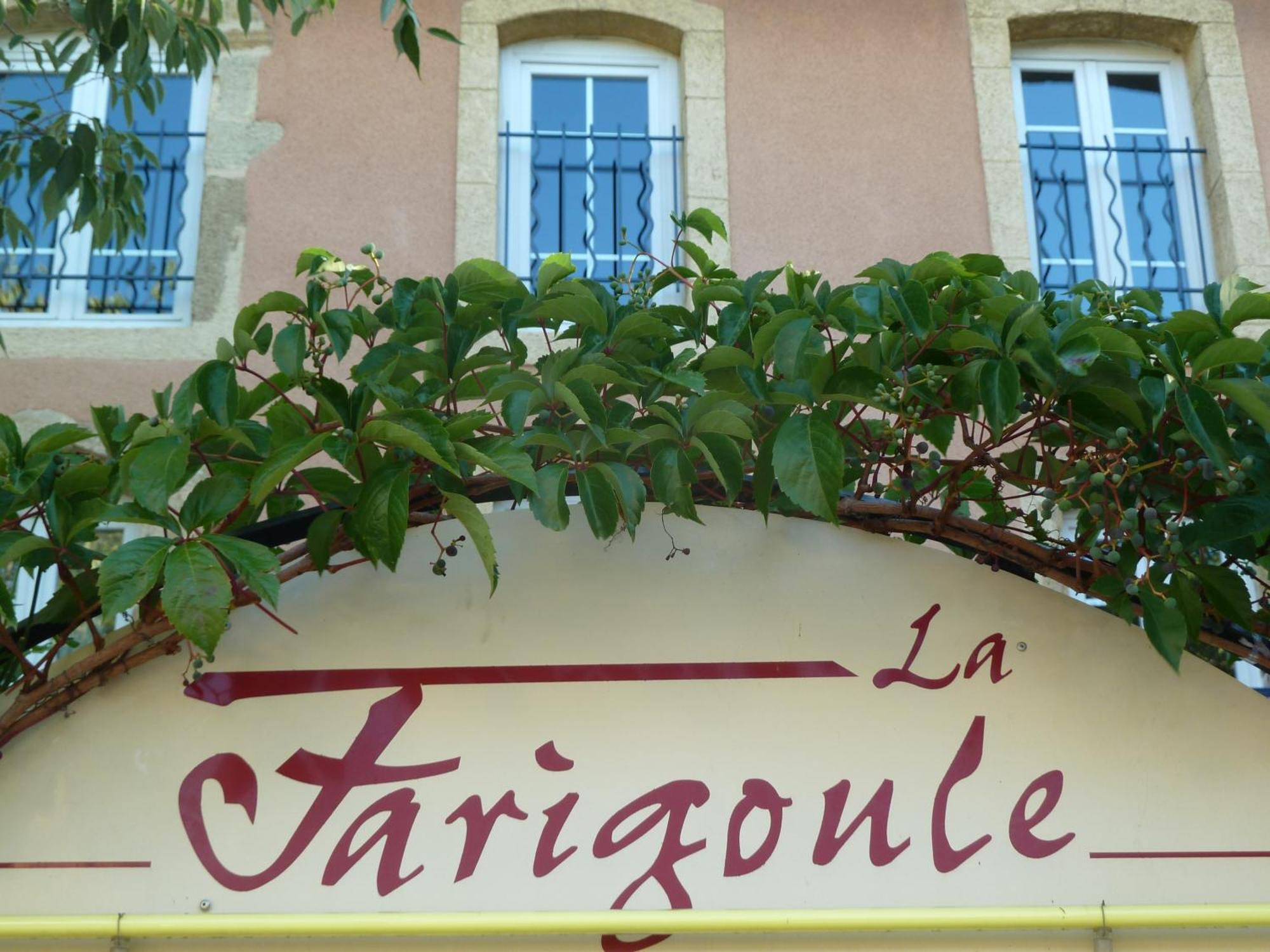 Logis Hotel Restaurant La Farigoule Sainte-Cécile-les-Vignes Εξωτερικό φωτογραφία