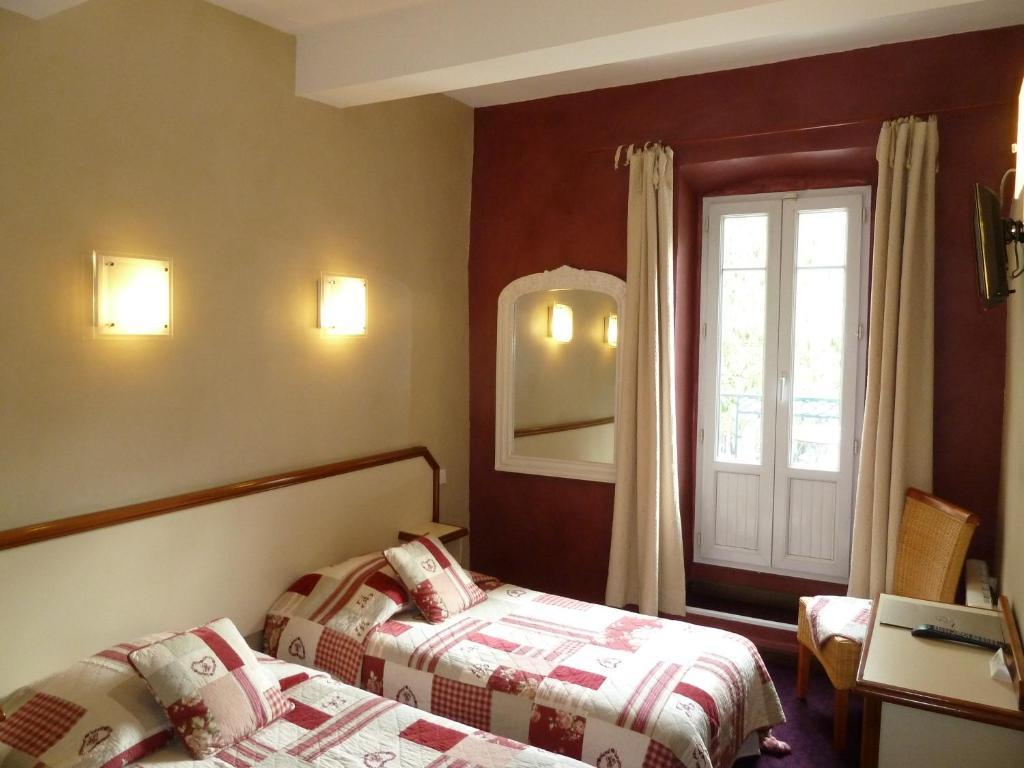 Logis Hotel Restaurant La Farigoule Sainte-Cécile-les-Vignes Δωμάτιο φωτογραφία