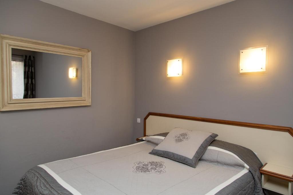 Logis Hotel Restaurant La Farigoule Sainte-Cécile-les-Vignes Δωμάτιο φωτογραφία