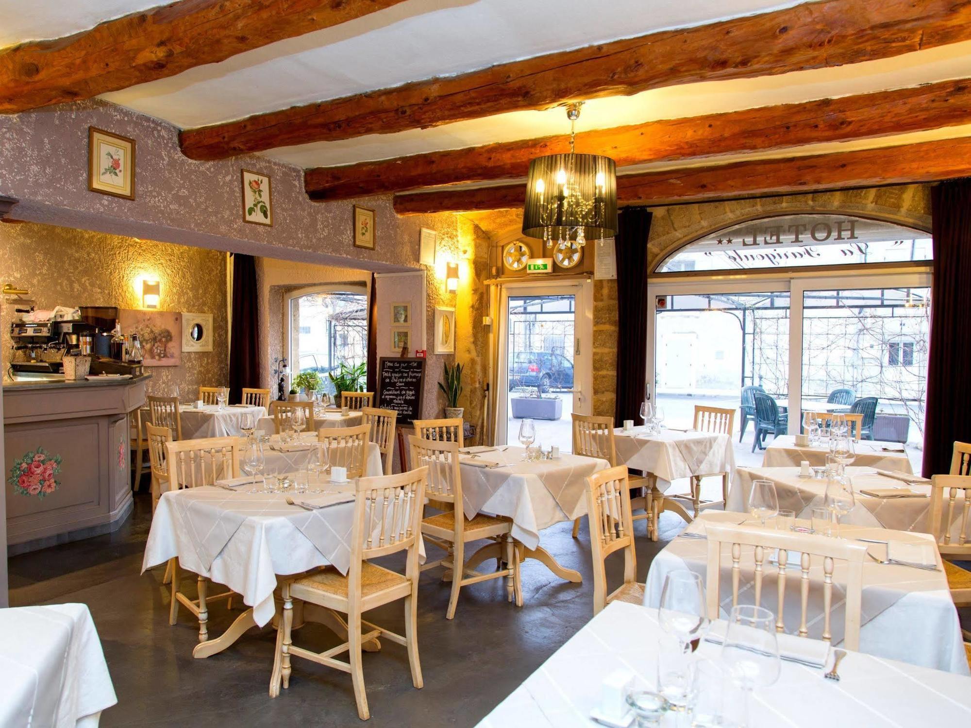 Logis Hotel Restaurant La Farigoule Sainte-Cécile-les-Vignes Εξωτερικό φωτογραφία